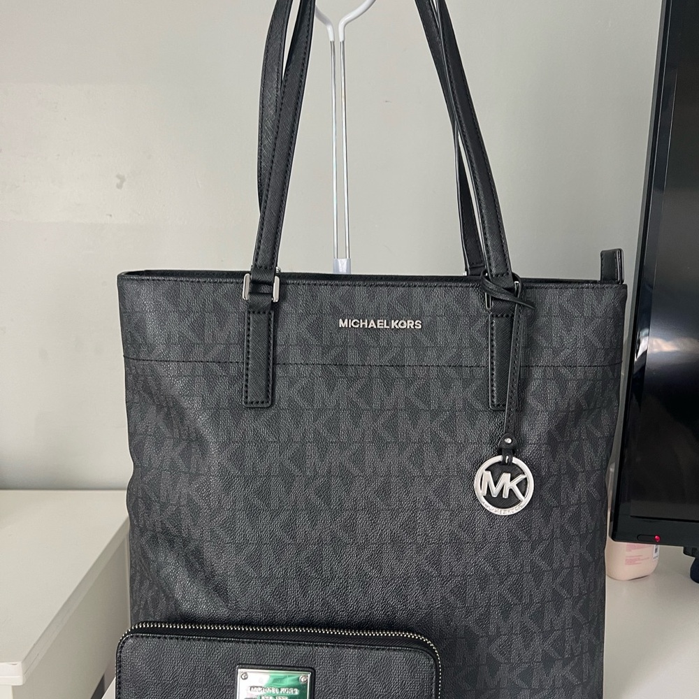 Michael Kors Signature Tote Bag And Matching Wallet